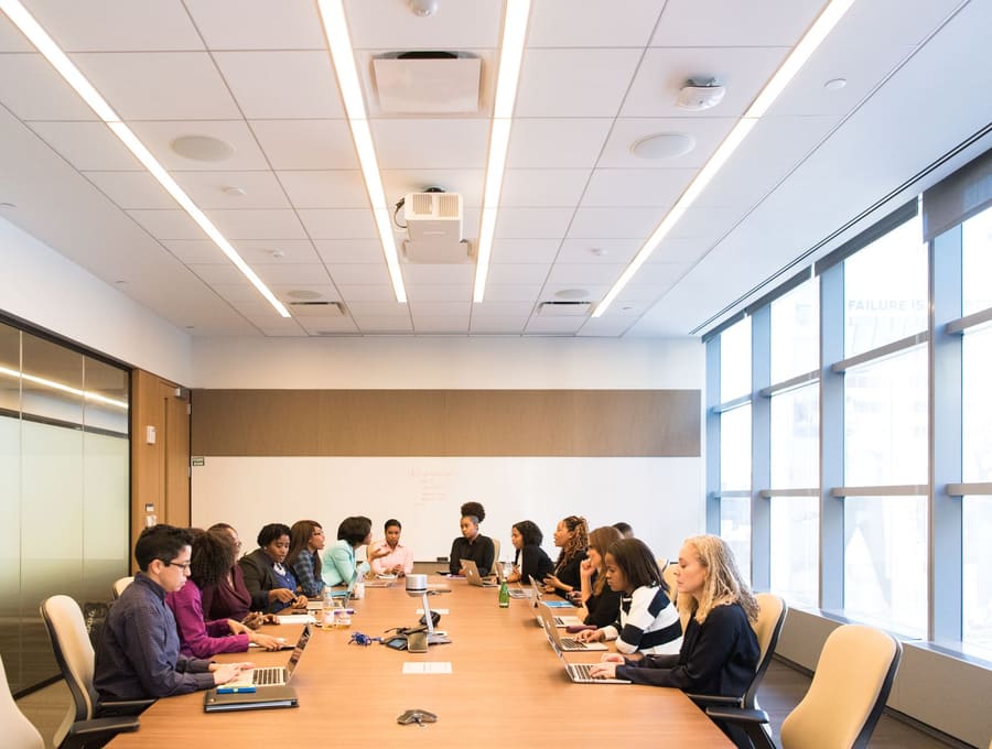Advisory team collaborating in a working session